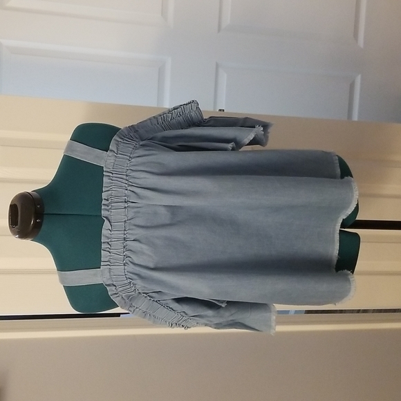 mittoshop Tops - NWT Mittoshop chambray blouse size M